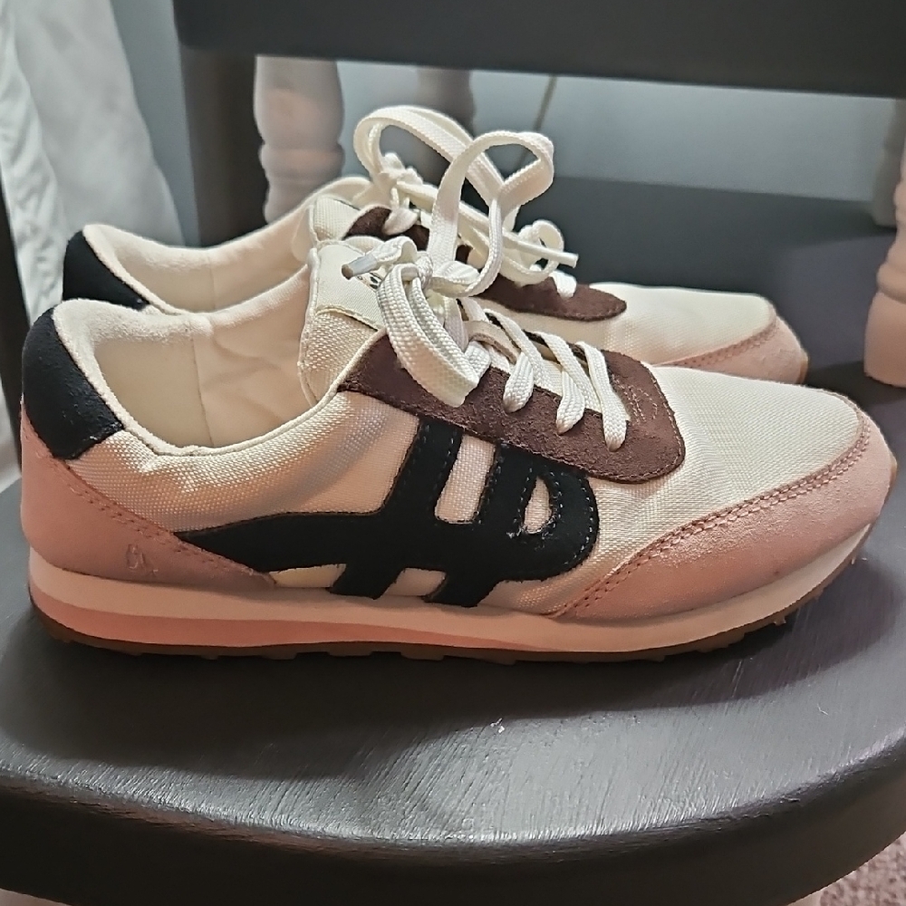 Hush Puppies Sneakers In Cream With Dusty Pink Suede